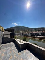 Suite | Premium bedding, minibar, desk, blackout drapes