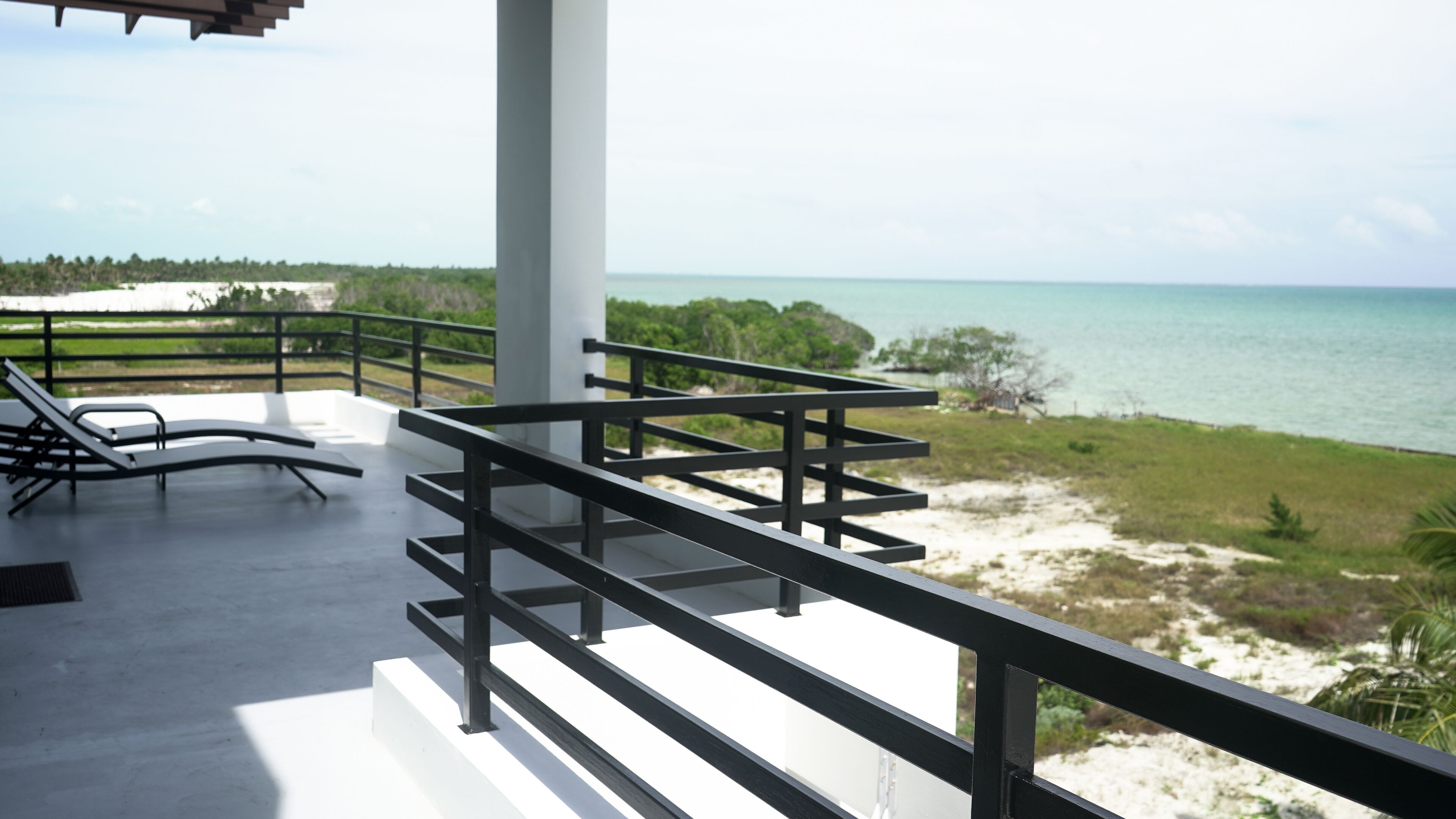 deluxe penthouse, pool access, sea view | balcony view