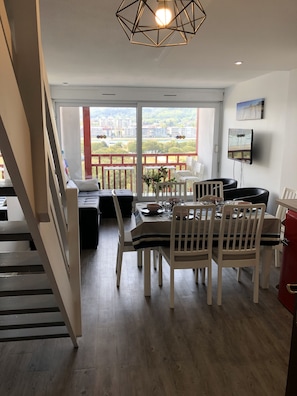 Dining - Residence sokoburu Sea and harbor view (Hendaye)