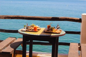Presidential Apartment, 1 Bedroom, Sea View, Beachfront | Living area