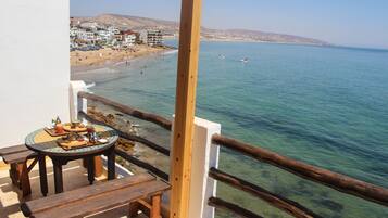 Presidential Apartment, 1 Bedroom, Sea View, Beachfront | In-room dining