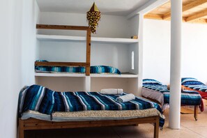Lägenhet Economy - 1 sovrum - mot vattnet | Värdeförvaringsskåp på rummet, individuell inredning och extrasängar
