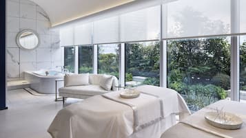 Couples treatment rooms, sauna, hot tub, steam room, body treatments