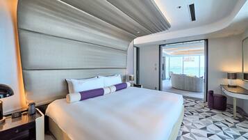 Phòng Suite Cao cấp, 1 giường cỡ king, không hút thuốc (The Kahala) | Bộ đồ giường cao cấp, minibar, két bảo mật tại phòng, bàn