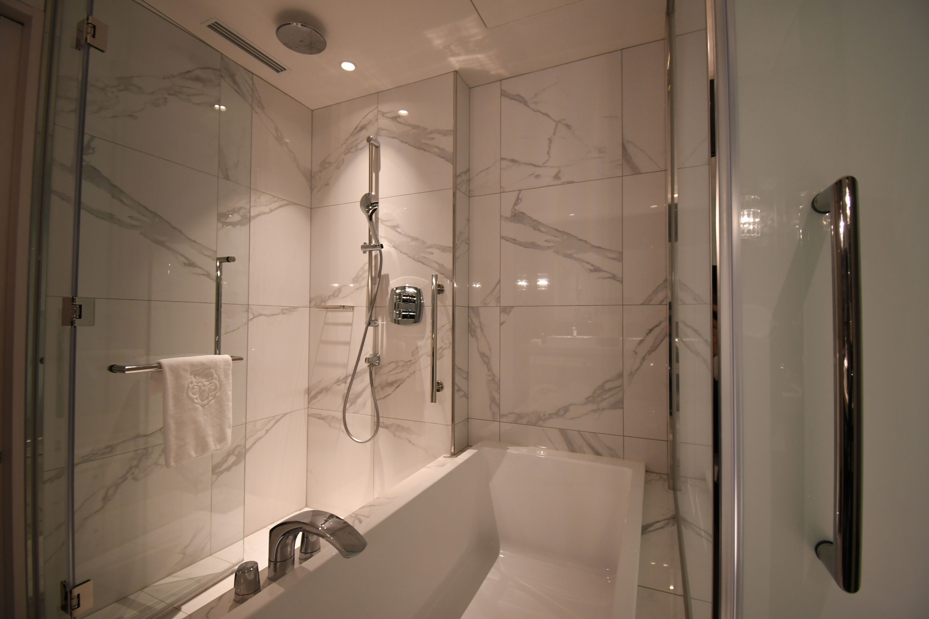 Separate tub and shower, eco-friendly toiletries, hair dryer, bathrobes