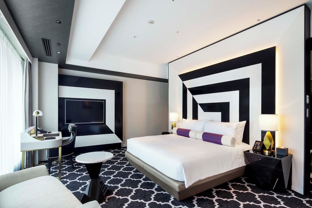 1 bedroom, premium bedding, minibar, in-room safe