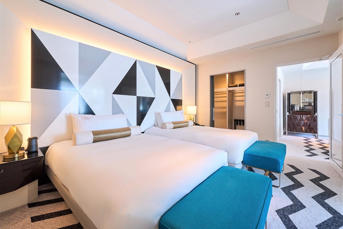 Premium Suite Twin, Non Smoking | 1 bedroom, premium bedding, minibar, in-room safe