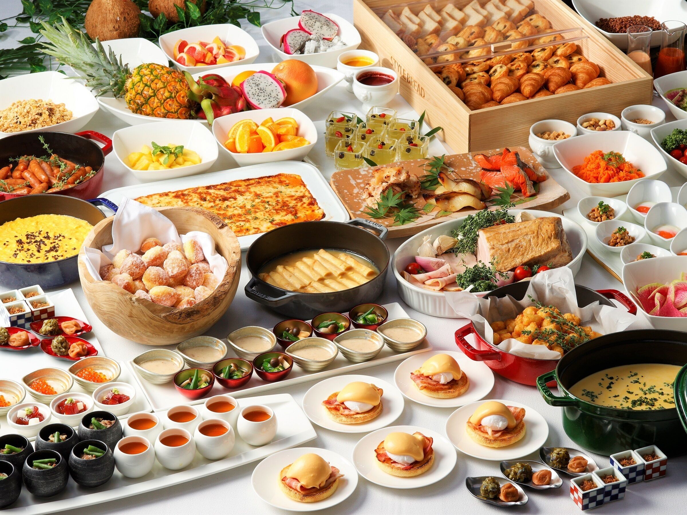 Daily full breakfast (JPY 6957 per person)