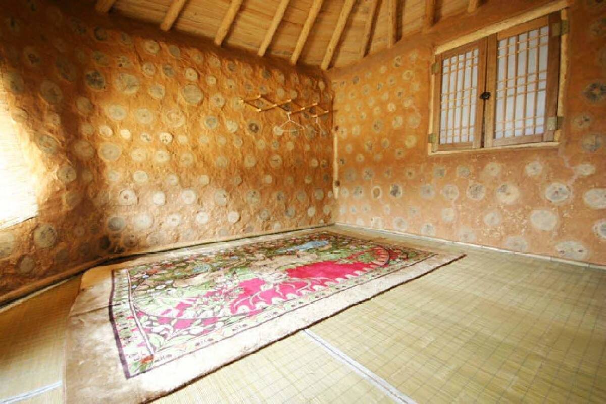 Traditional Studio (7 PY Ondol: Gu Cheon Dong) | WiFi (free)