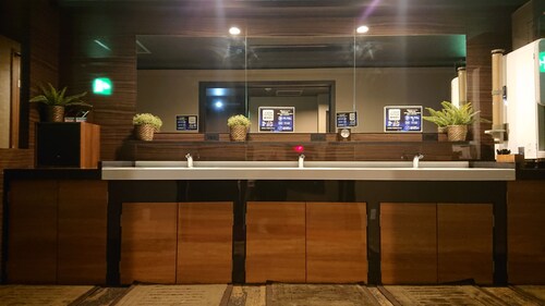 Hotel Cabin Style – Caters to Men