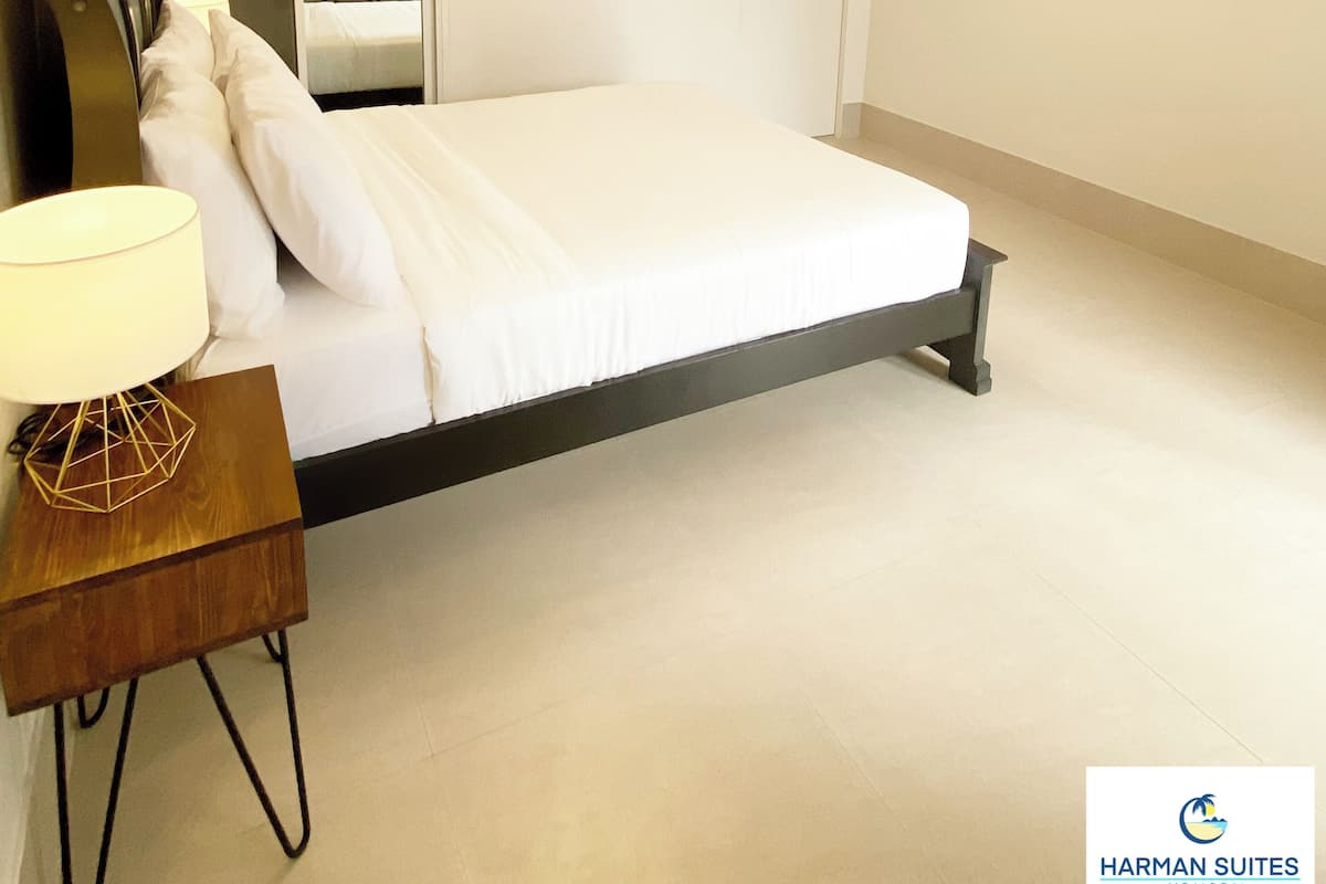 Deluxe-Suite, 1 Queen-Bett (2) | Hochwertige Bettwaren, Pillowtop-Betten, individuell dekoriert