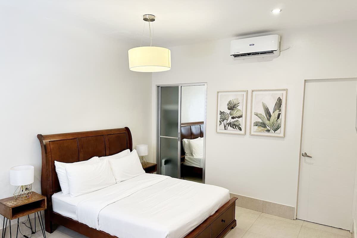 Deluxe-Suite, 1 Queen-Bett (1) | Hochwertige Bettwaren, Pillowtop-Betten, individuell dekoriert