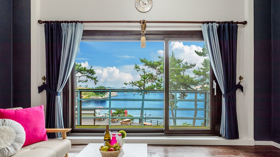 Tongyeong Iris Pension