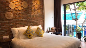 Romantic Studio, Kitchenette | In-room safe, individually decorated, individually furnished, desk