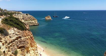 LODGE Palmeira, 6 persons 3 bedrooms, terrace and swimming pool in a quiet area