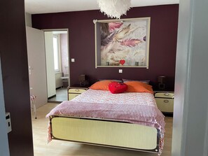 3 chambres, lit de bébé portatif, accès au Wi-Fi (inclus)