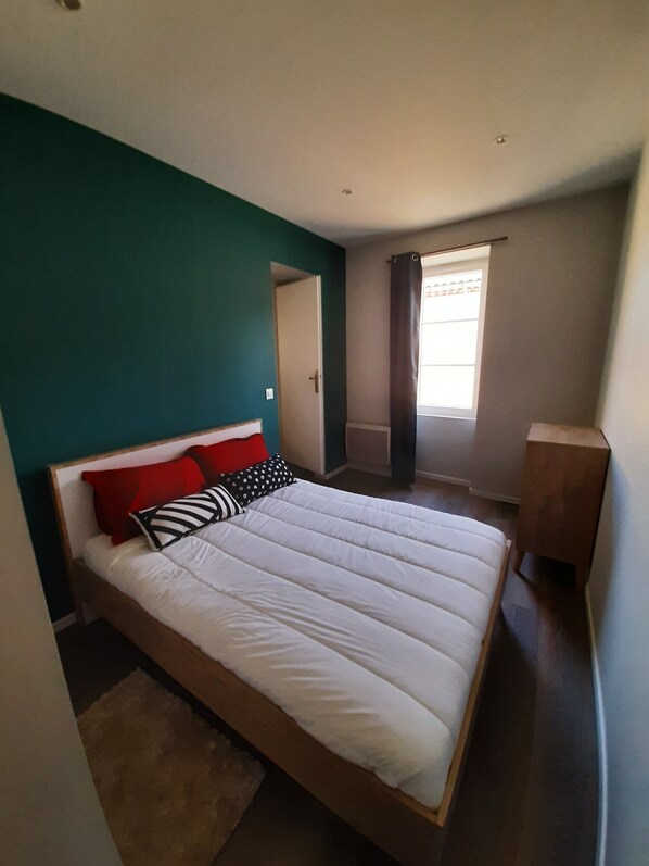 1 bedroom, iron/ironing board, WiFi, bed sheets