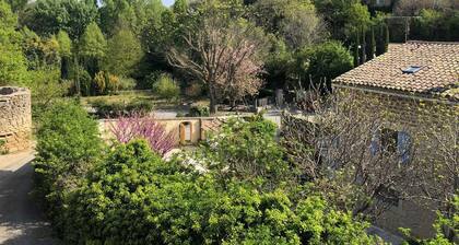 Proche de Grignan, en DrÎme provençale, appartement avec terrasse