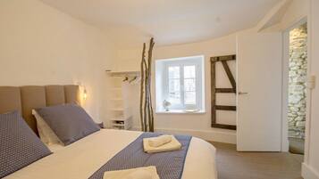 1 bedroom, iron/ironing board, travel crib, free WiFi