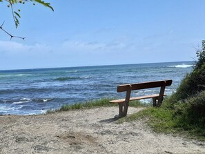 On the beach - 2-bedroom apartment in small residence with swimming pool (Sainte Anne)