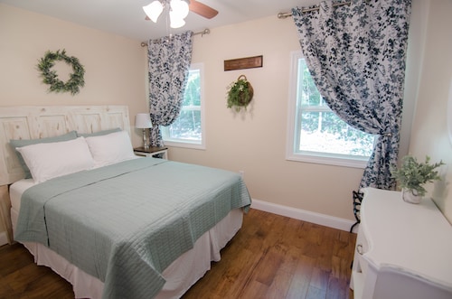 Peaceful, Country Cottage with Open Floor Plan