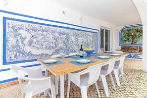 تناول الطعام