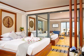 Svit Presidential (Luxury) | Minibar, värdeförvaringsskåp på rummet och skrivbord