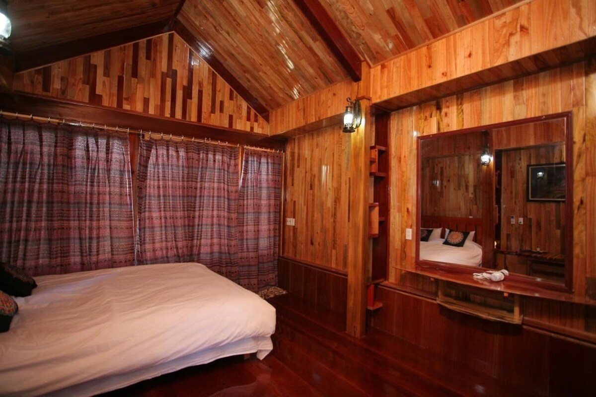 1 bedroom, minibar, desk, laptop workspace