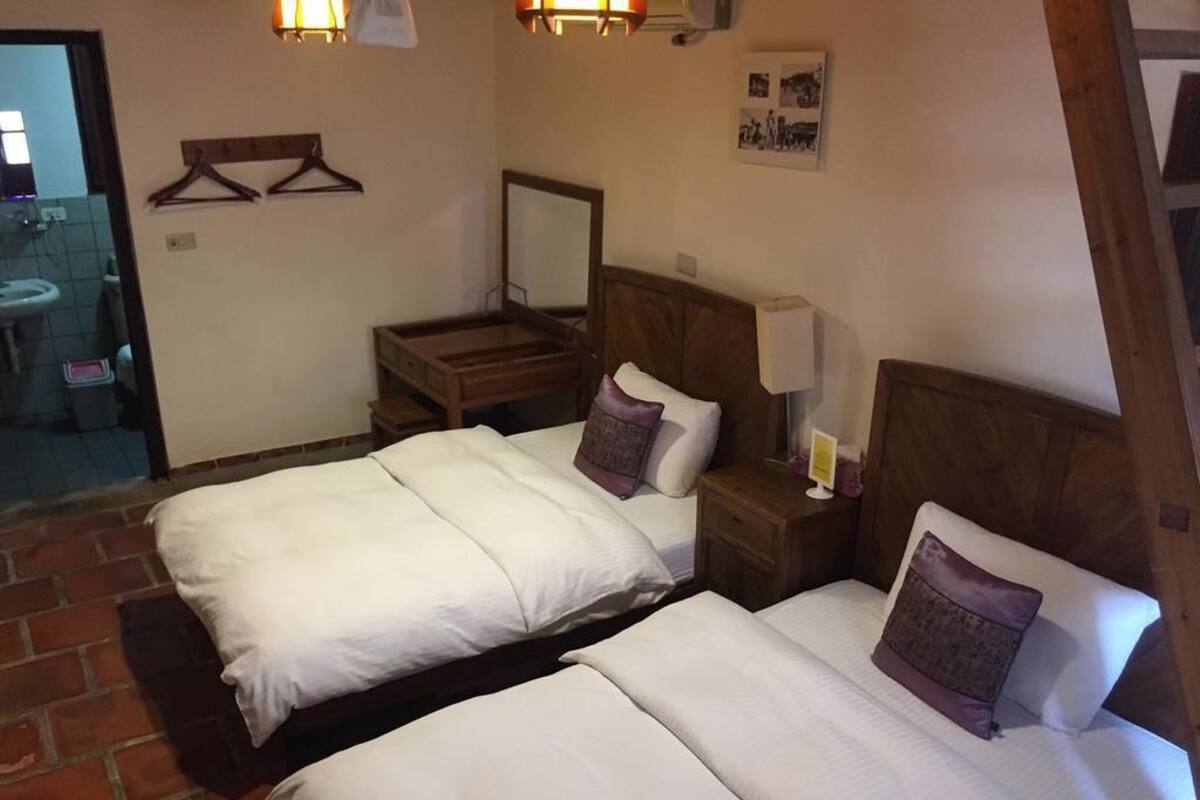 Desk, free WiFi, bed sheets