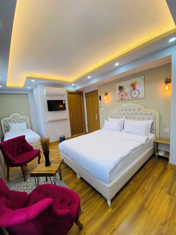 Quarto triplo clássico | Roupas de cama premium, edredons de pluma