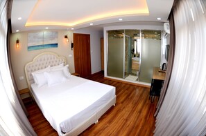 Ropa de cama de alta calidad, edredón y artículos del minibar gratis