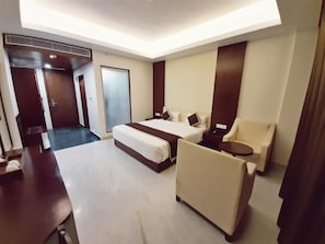 Phòng Deluxe | Minibar, bàn, nôi/giường cho trẻ sơ sinh (phụ phí)