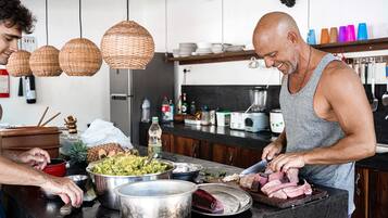 Fridge, oven, rice cooker, blender