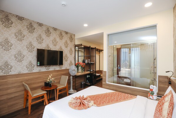 Deluxe Double Room | Minibar, in-room safe, desk, free WiFi - Minh Phát Dallas Hotel  (Da Lat)