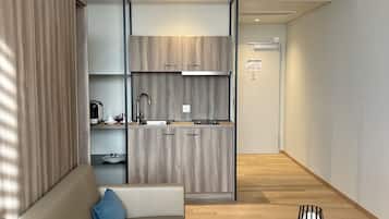 Family Suite, 1 Double Bed and 1 Double Sofa Bed | 1 bedroom, in-room safe, desk, blackout drapes