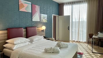 Family Suite, 1 Double Bed and 1 Double Sofa Bed | 1 quarto, cofres nos quartos, escrivaninha, cortinas blackout