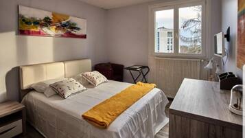 4 bedrooms, WiFi, bed sheets