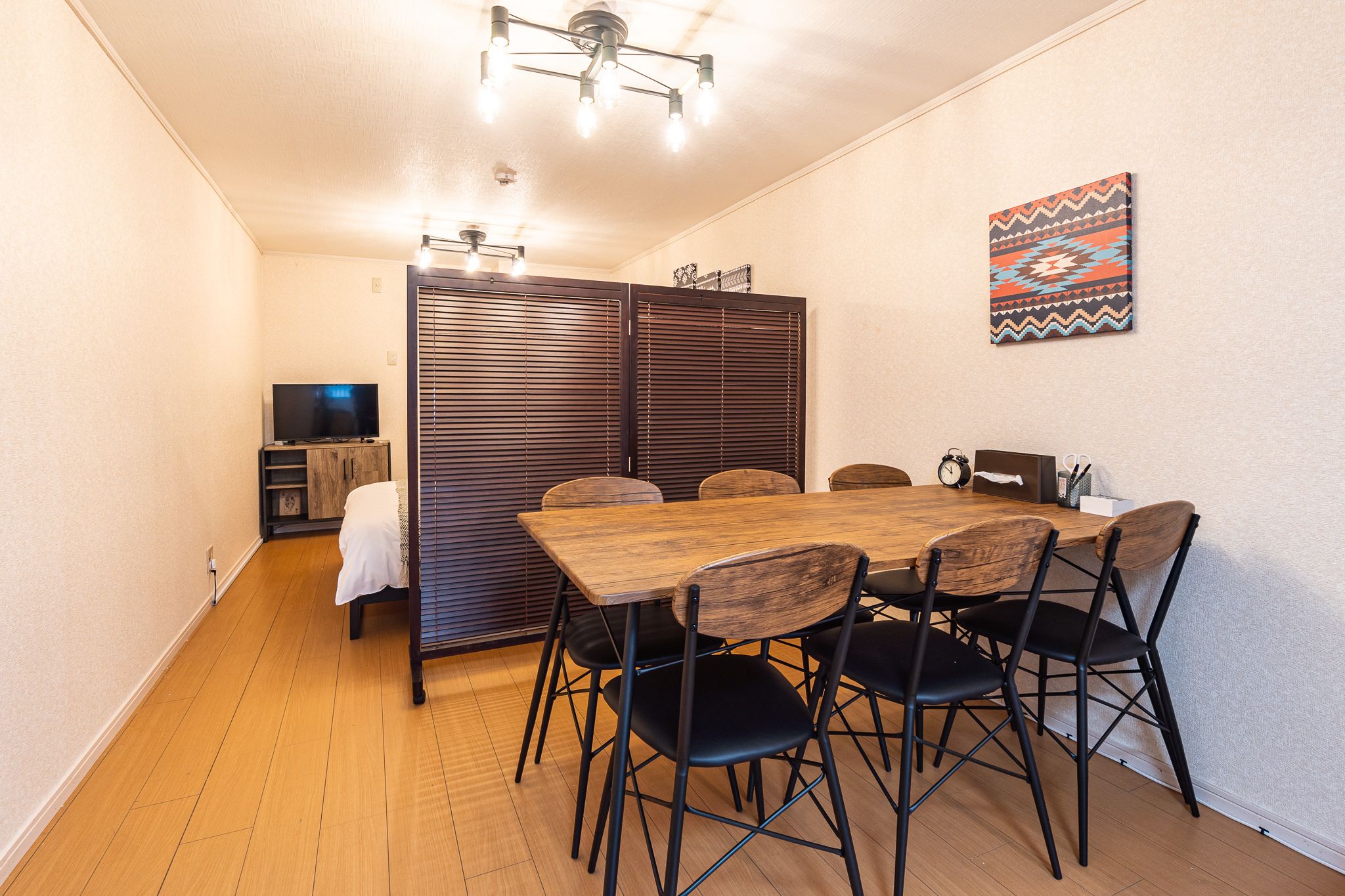 Private Vacation Home | Desk, free WiFi, bed sheets