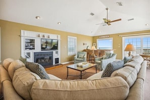 TV, fireplace