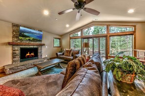 Smart TV, fireplace, stereo