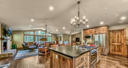 Rimrock Mansion 6BR, 4BA, Spa, Billiards