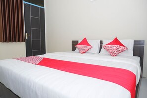 Deluxe Double Room | Desk, free WiFi, bed sheets - Hotel O Candi Residence (Semarang)