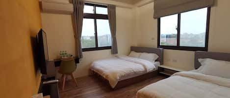 Deluxe Double Room | Desk, blackout drapes, free WiFi, bed sheets