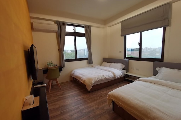 Deluxe Double Room | Desk, blackout drapes, free WiFi, bed sheets