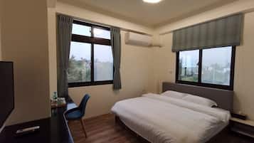 Desk, blackout drapes, free WiFi, bed sheets