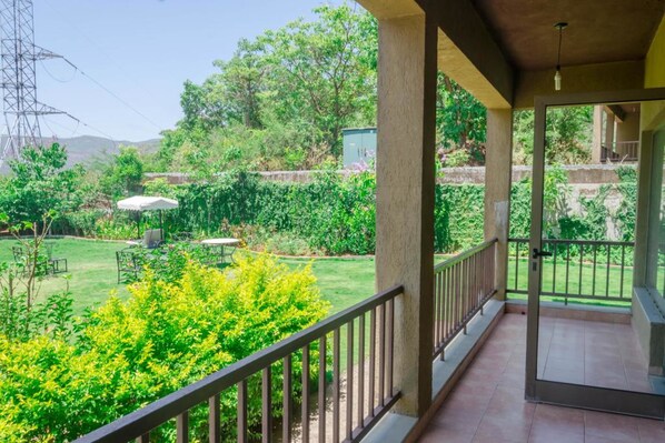 Interior detail - Shantai Lavasa (Paud)