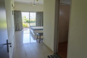 3 bedrooms, rollaway beds