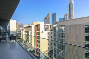 DHH - High Floor 2 Beds Close To Mazaya Centre City Walk B22 | Vue du balcon