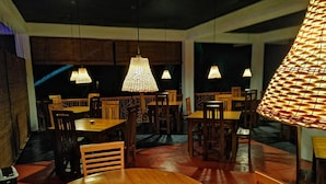 Unclassified image, 2 of 18, button - MacNara Traveller's Inn (Ratnapura)