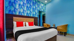 Phòng đôi Deluxe | Bộ đồ giường cao cấp, bàn, phòng cách âm 